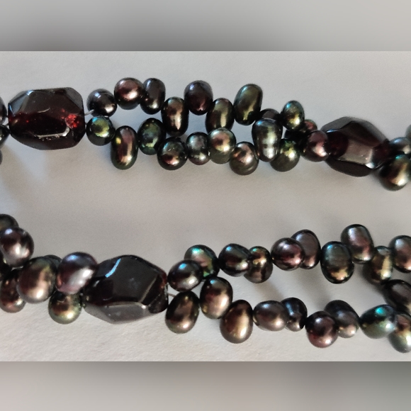 Y2K Genuine Peacock Sea Pearls Bracelet w/Garnet and Sterling Silver - Picture 11 of 12